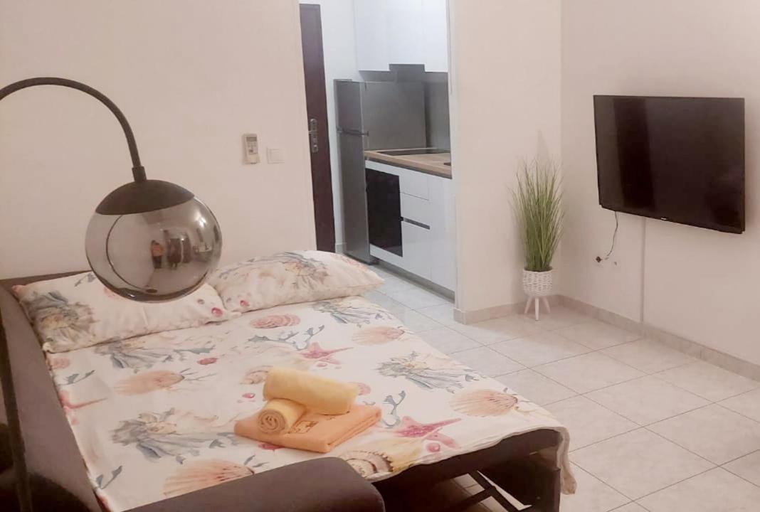 Mihaela Apartmans 150m Near The *