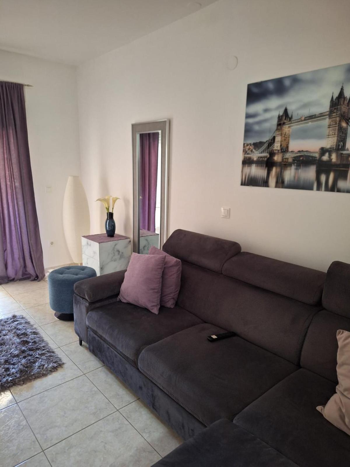Apartment Mihaela Apartmans 150m Near The