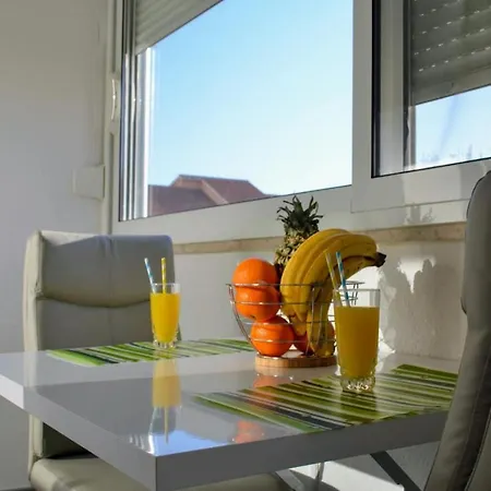 Mihaela Studio Apartmans 150M Near The Beach Kastela Exterior photo