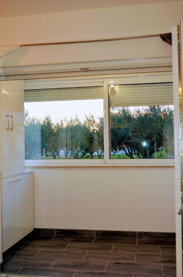 Mihaela Apartmans 150m Near The *