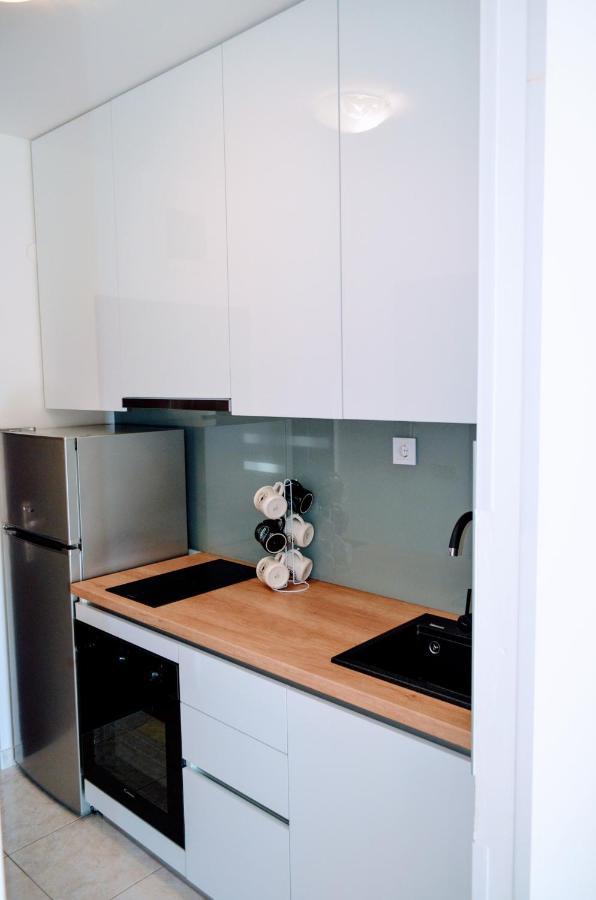 Mihaela Apartmans 150m Near The *