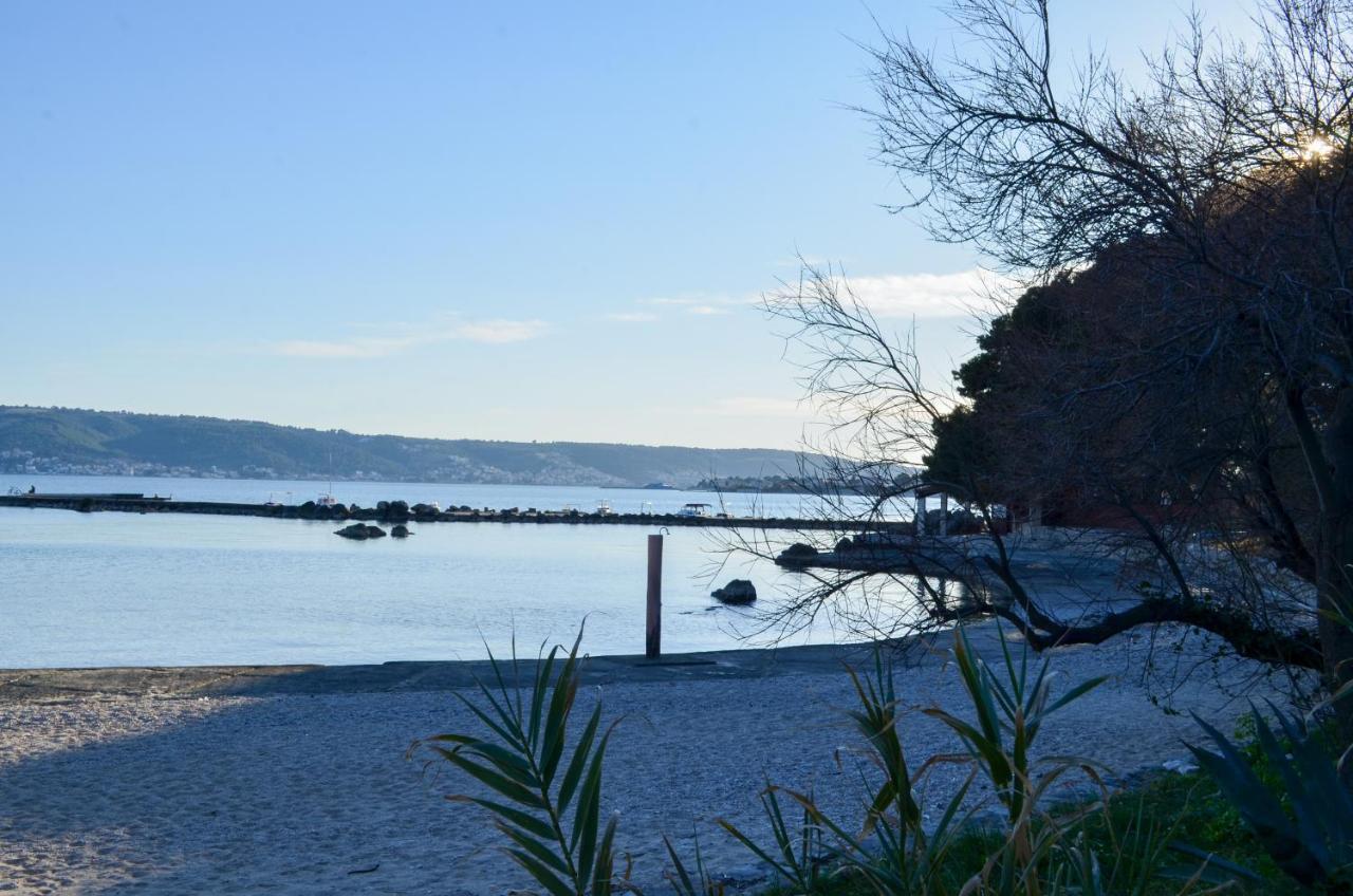Mihaela Apartmans 150m Near The Apartment Kastela