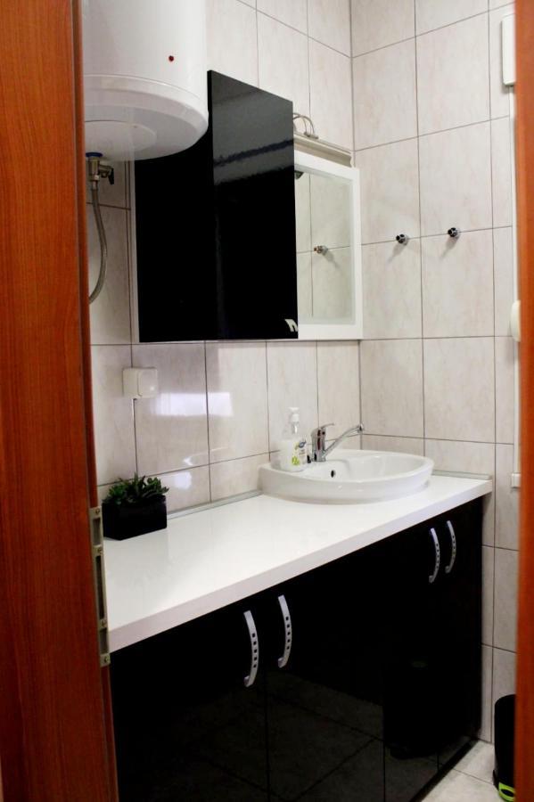 Mihaela Apartmans 150m Near The Kastela