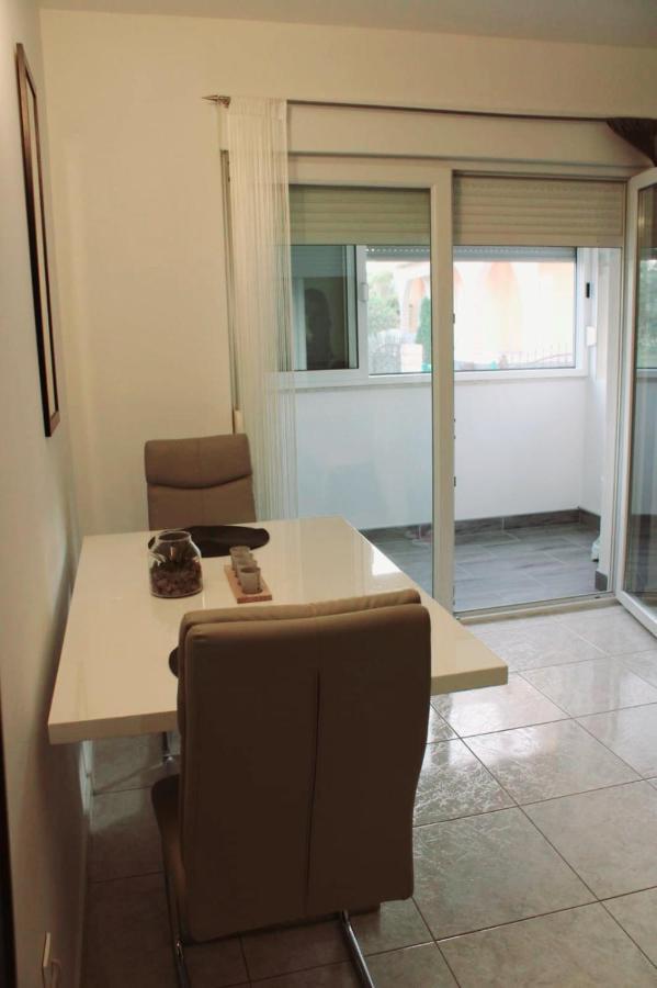 Apartment Mihaela Apartmans 150m Near The Kastela