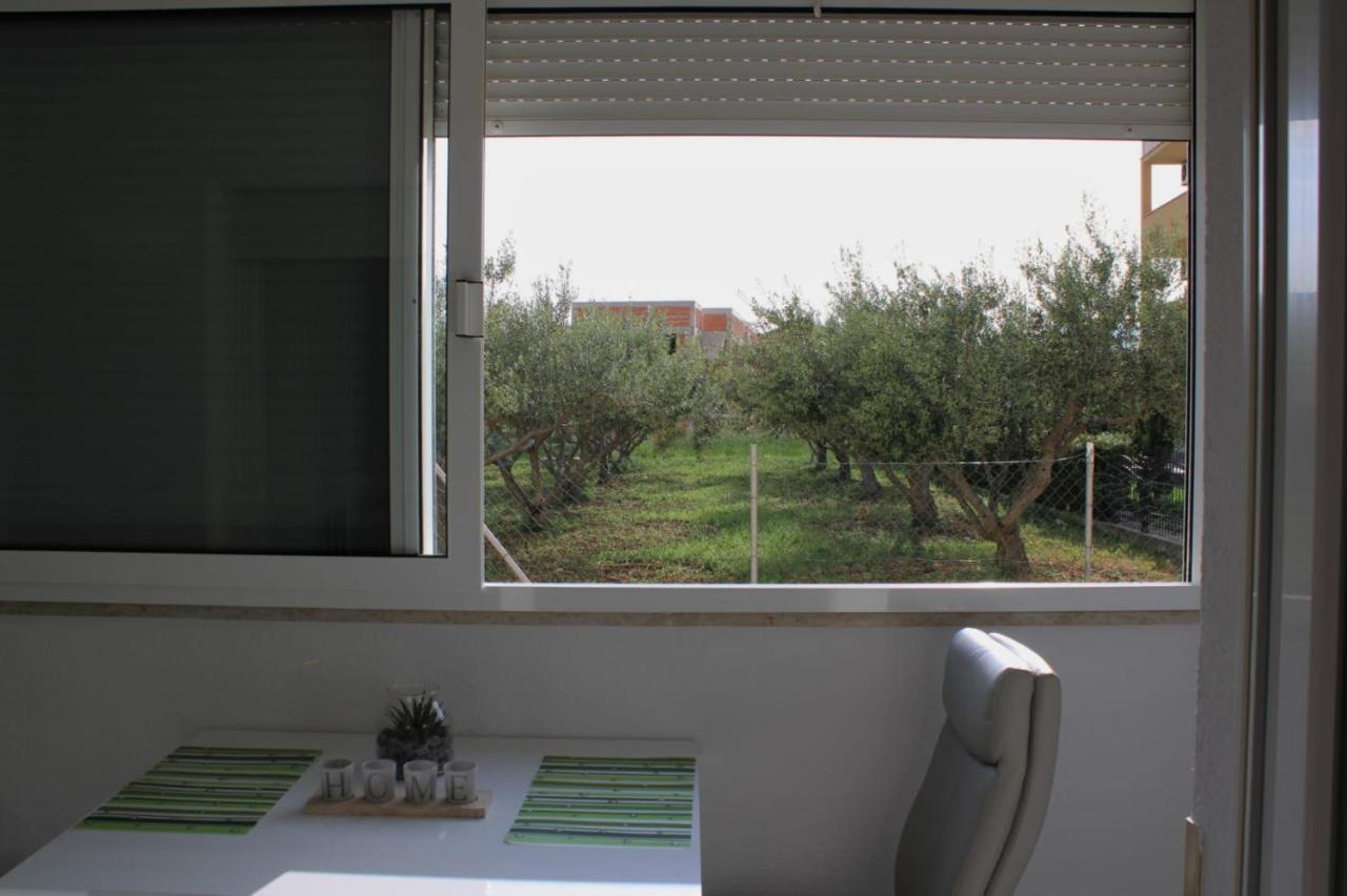 Mihaela Apartmans 150m Near The *
