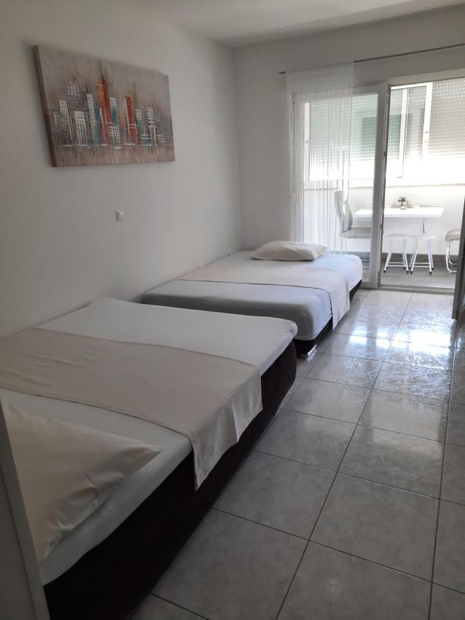 Mihaela Apartmans 150m Near The Apartment *