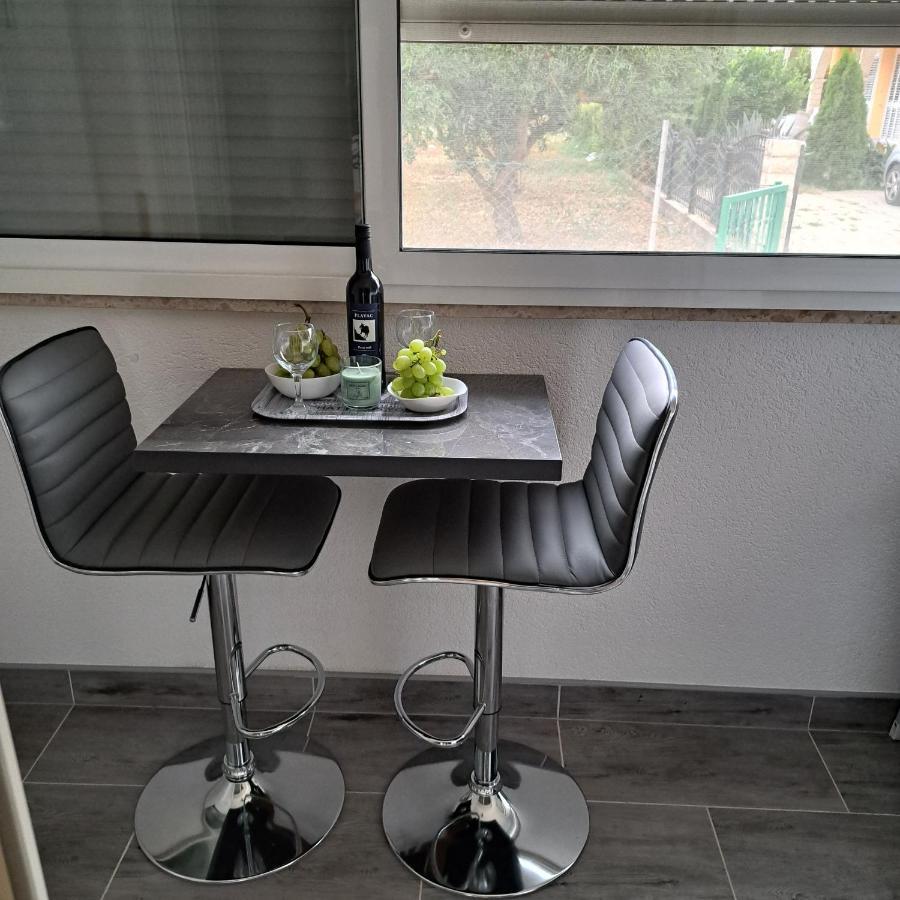 Apartment Mihaela Apartmans 150m Near The *